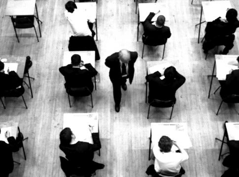 Γνωστός παίκτης έδινε εξετάσεις για ελληνική υπηκοότητα, τον έπιασαν με κινητό και τον έκοψαν!