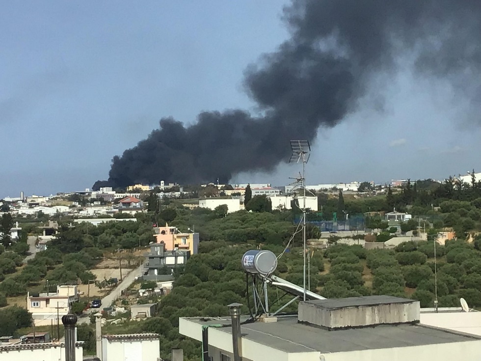 Μεγάλη φωτιά σε επιχείρηση στη ΒΙ.ΠΕ. Ηρακλείου