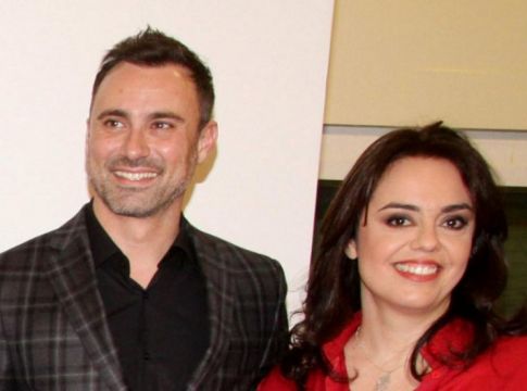 Η Μαρία Κοζάκου απάντησε για το «κακιά αδερφή» στον Γιώργο Καπουτζίδη – «Είναι queer από μόνη της η Eurovision» (vid)