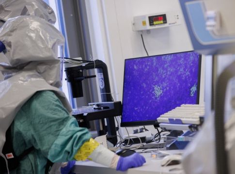 ΕΟΔΥ για έκρηξη κρουσμάτων κορωνοϊού στην Κίνα: «Η κατάσταση τελεί υπό επιτήρηση»