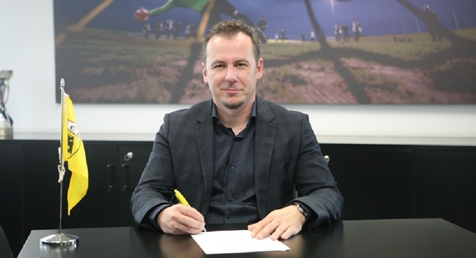 Επίσημο: O Κουχάρσκι νέος τεχνικός διευθυντής της ΑΕΚ – «Να επαναφέρουμε την ομάδα σε τροχιά πρωταθλητισμού» (pics)