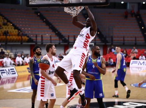 Σφραγίζει το εισιτήριο για τα ημιτελικά ο Ολυμπιακός