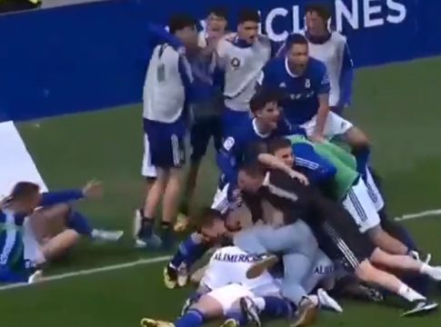 Ασύλληπτη γκάφα: Οι παίκτες της Οβιέδο πανηγύρισαν λανθασμένα τη συμμετοχή στα μπαράζ (vid)