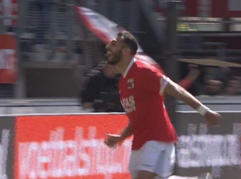 «Κάρφωσε» τον Άγιαξ και πέτυχε τρομερό ρεκόρ ο Παυλίδης (vid)