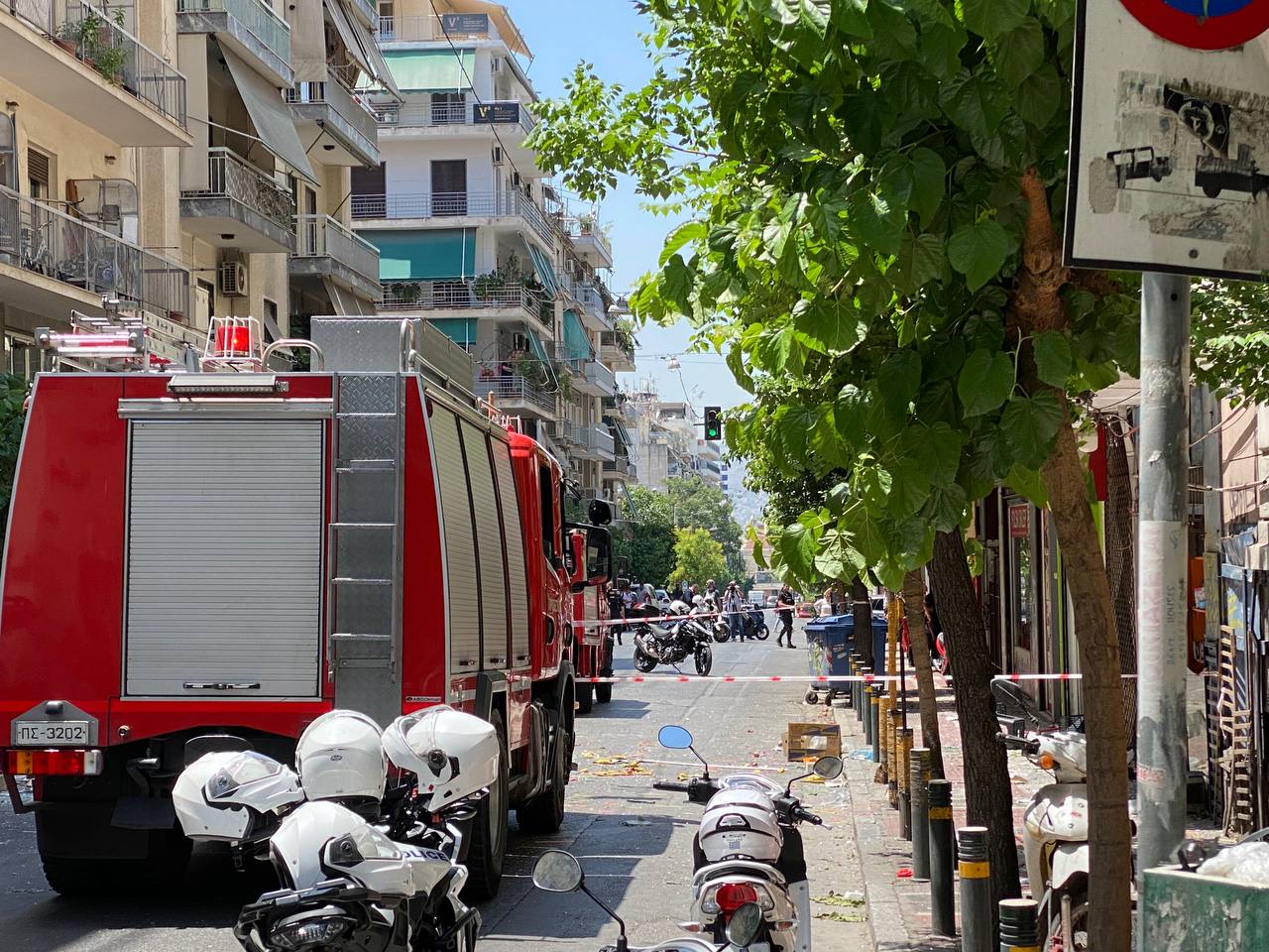 Μεγάλη έκρηξη με τραυματία στο κέντρο της Αθήνας – Συναγερμός για πιθανή διαρροή αερίου (pics+vid)