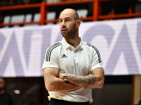 Η τέχνη δεν ξεχνιέται: Ο Σπανούλης «έσταξε» 3/3 τρίποντα πριν τον τελικό (vid)