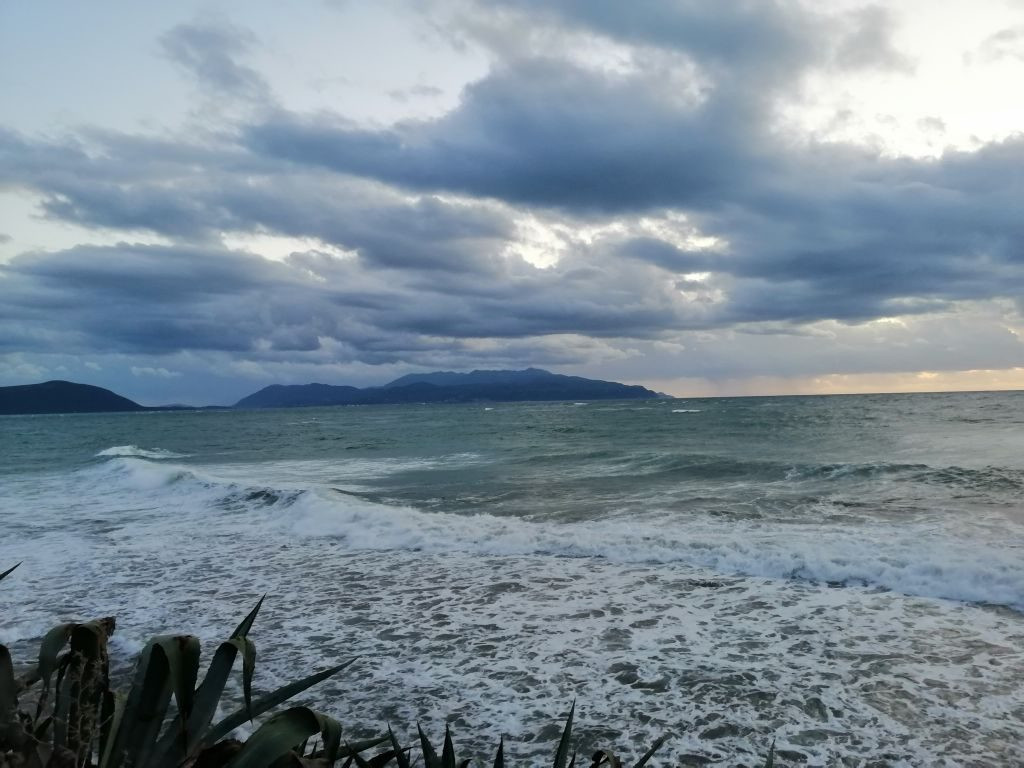 Ζέστη, αφρικανική σκόνη και καταιγίδες – Άστατος ο καιρός τις επόμενες ημέρες