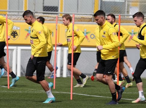 ΑΕΚ: Επέστρεψε στις προπονήσεις ο Τάνκοβιτς