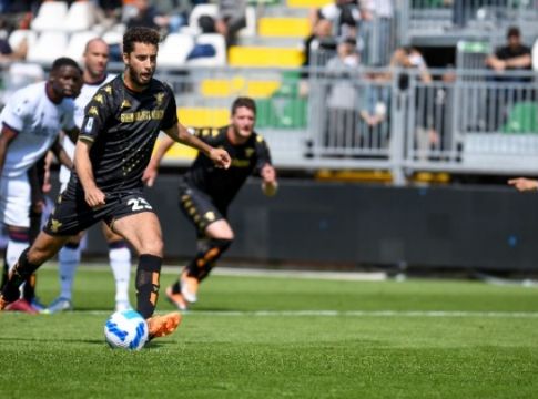 Δεν πετάει «λευκή πετσέτα» η Βενέτσια (4-3)