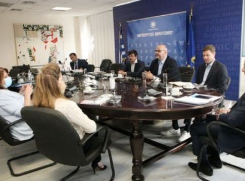 «Εξαιρετικά εποικοδομητική και παραγωγική» η συνάντηση FIFA, UEFA, ΕΠΟ και υφυπουργείου Αθλητισμού
