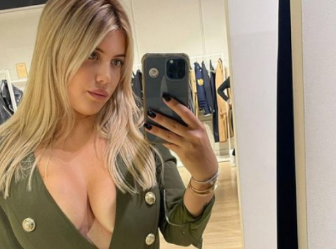 H Γουάντα Νάρα άνοιξε το μπουρνούζι και φάνηκαν όλα! (pics)