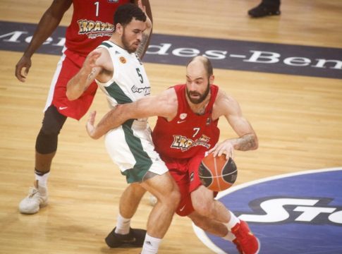 Ο Μάικ Τζέιμς «υποκλίθηκε» στον Σπανούλη (pic)