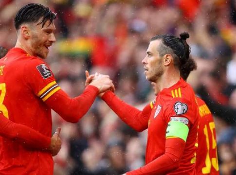 Άτυχος ο Γιαρμολένκο, με αυτογκόλ μπροστά η Ουαλία (vid)