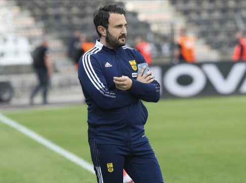 Άρης: Στο νοσοκομείο ο Καρυπίδης