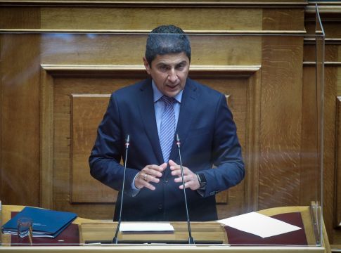 Νόμος του κράτους η επαγγελματική διαιτησία – Ψηφίστηκε στη Βουλή