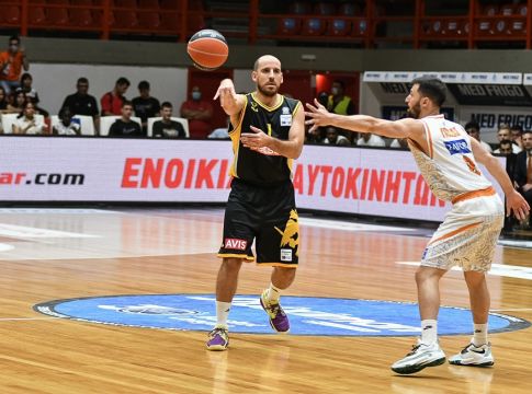 Κολόμ: «Έχει πρόταση από την ΑΕΚ, αλλά…»