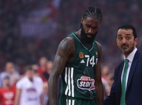 Παναθηναϊκός: Μάτωσε ο Σαντ-Ρος και αποχώρησε για τα αποδυτήρια (vid)