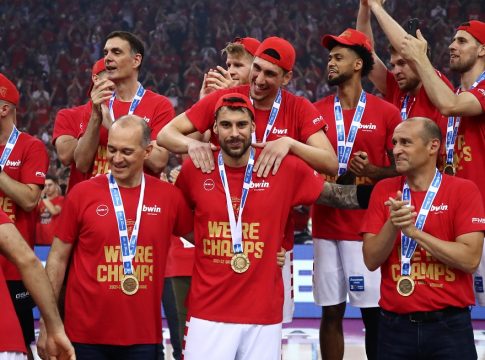 Η… διπλή αποθέωση στον Πρίντεζη (vid)