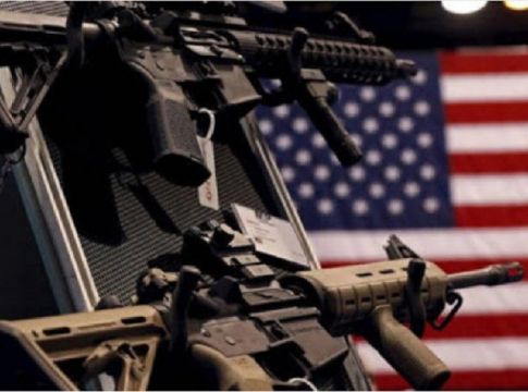 ΗΠΑ: Περισσότεροι από 124 νεκροί σε τουλάχιστον 300 περιστατικά με πυροβολισμούς από την Παρασκευή