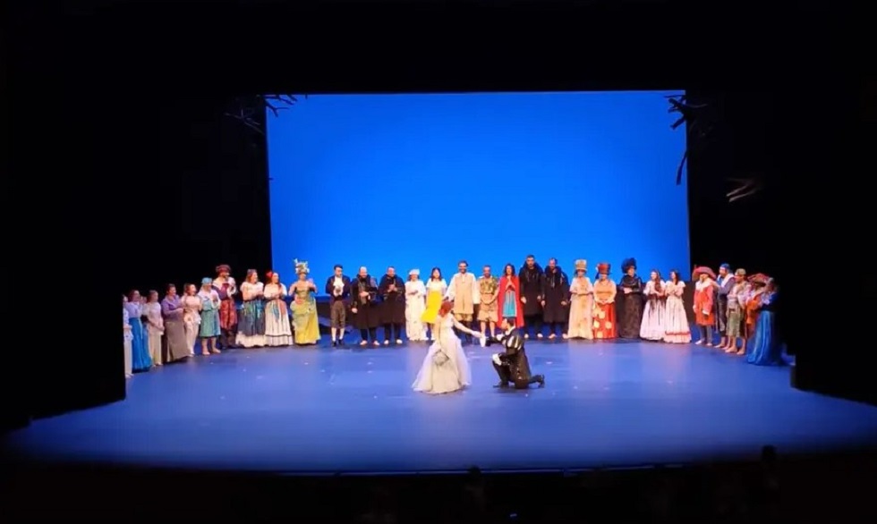 Θεσσαλονίκη: Ηθοποιός έκανε πρόταση γάμου πάνω στη σκηνή του θεάτρου