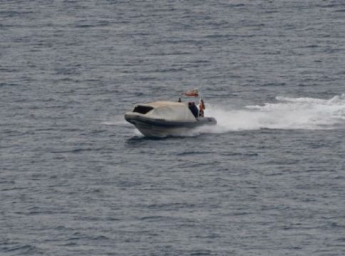 Ρόδος: Ιστιοφόρο με 56 μετανάστες προσάραξε σε κολπίσκο στη Ρόδο