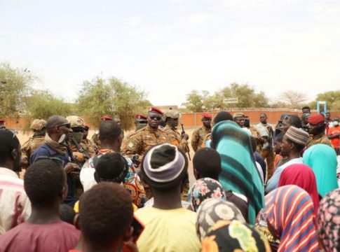 Μπουρκίνα Φάσο: Διεθνής καταδίκη για το μακελειό που προκάλεσαν τζιχαντιστές