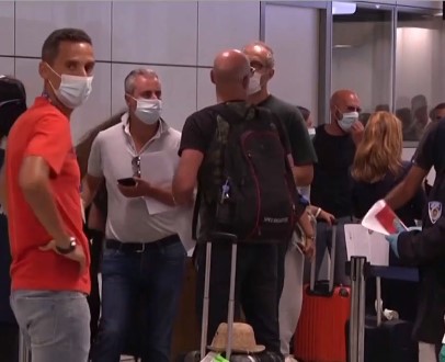 Δεκάδες Έλληνες εγκλωβισμένοι σε αεροδρόμιο της Ρώμης χωρίς νερό και κλιματισμό