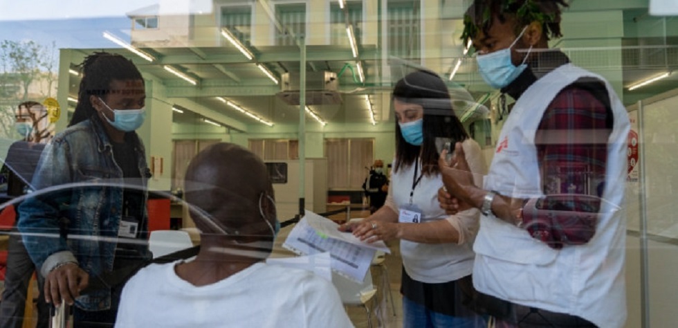 Κορωνοϊός: Εμβολιασμούς σε ευάλωτους πληθυσμους στην Αθήνα από τους «Γιατρούς Χωρίς Σύνορα»