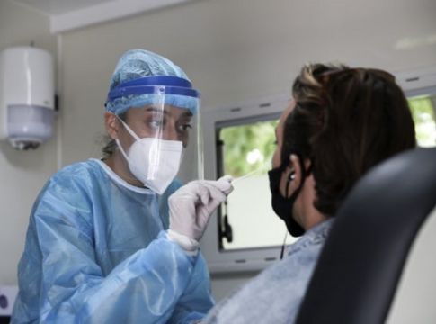 Κορωνοϊός: 3.682 κρούσματα σήμερα, 8 θάνατοι και 110 διασωληνωμένοι