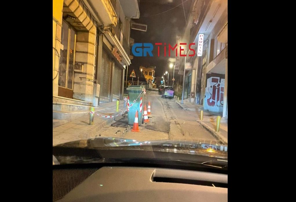 Θεσσαλονίκη: Εκλεισαν… την τρύπα στον δρόμο με τον κάδο των σκουπιδιών