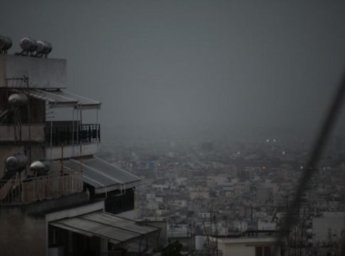 Αγριεύει ο καιρός: Σε ποιες περιοχές θα βρέξει