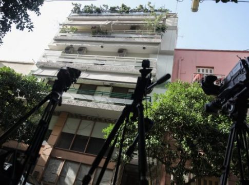 Μαρτυρικός ο θάνατος της 46χρονης στο Κουκάκι – Την ξυλοκόπησε πριν τη μαχαιρώσει