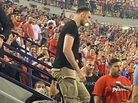 Ο Μιλουτίνοφ στο ΣΕΦ για τον Ολυμπιακό (Pics & vid)