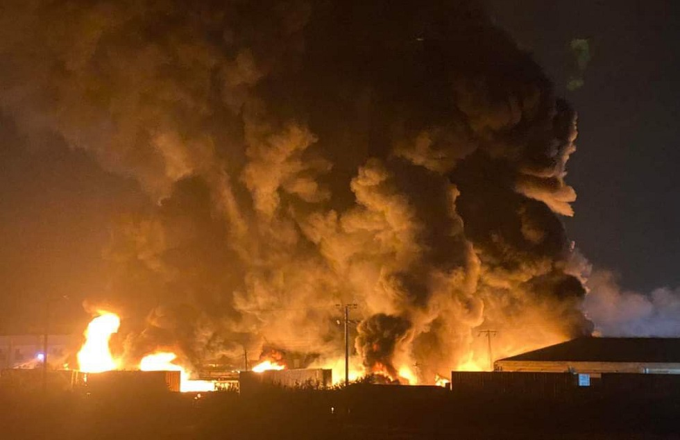 Ασπρόπυργος: Φωτιά σε εργοστάσιο – Μεγάλη κινητοποίηση της Πυροσβεστικής