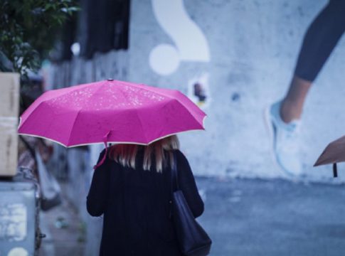 Καιρός: Πού θα έχουμε βροχές και καταιγίδες την Κυριακή – Η αναλυτική πρόγνωση της ΕΜΥ
