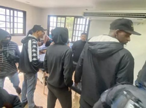 «Ντου» των οπαδών της Μποταφόγκο στο προπονητικό κέντρο της ομάδας