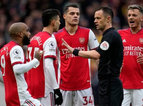 «Βόμβα» στην Αγγλία: Έρευνα για… ύποπτη κίτρινη κάρτα του Τζάκα που στοιχηματίστηκε υπερβολικά