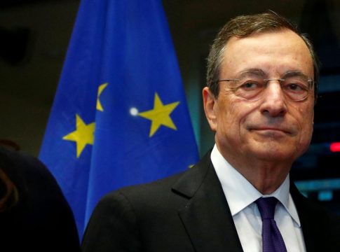 Ιταλία: Μπερλουσκόνι και Σαλβίνι ενισχύουν το ενδεχόμενο οριστικής παραίτησης Ντράγκι