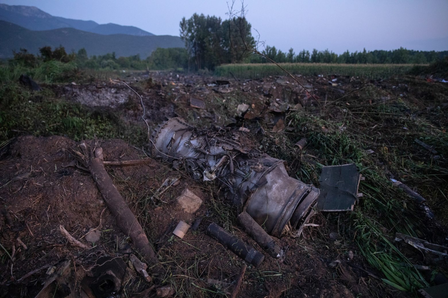 Θρίλερ με την επικινδυνότητα του φορτίου του Antonov – Στο σημείο πυροτεχνουργοί (pics)