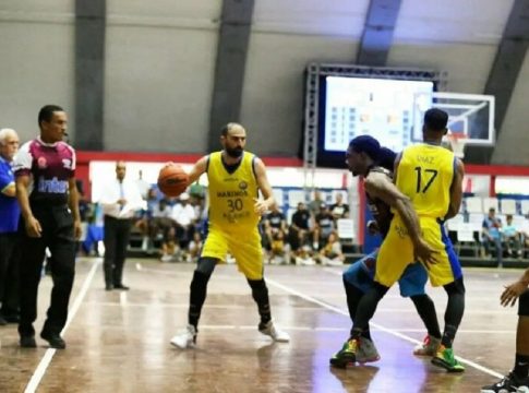 Πετάει… φωτιές στη Βενεζουέλα ο Βασιλειάδης