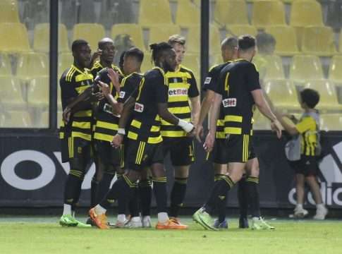 LIVE: Άρης – Ιωνικός 2-0 (Τελικό)