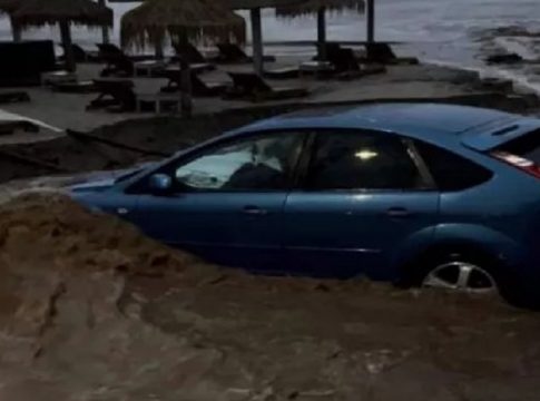 Κακοκαιρία: «Βούλιαξε» η Θάσος – Πλημμύρισαν δρόμοι, σπίτια και επιχειρήσεις