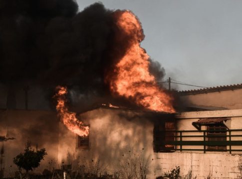 Στυλιανίδης: Ανοιχτά όλα τα ενδεχόμενα για την Πεντέλη – «Αντίξοες οι συνθήκες της φωτιάς»