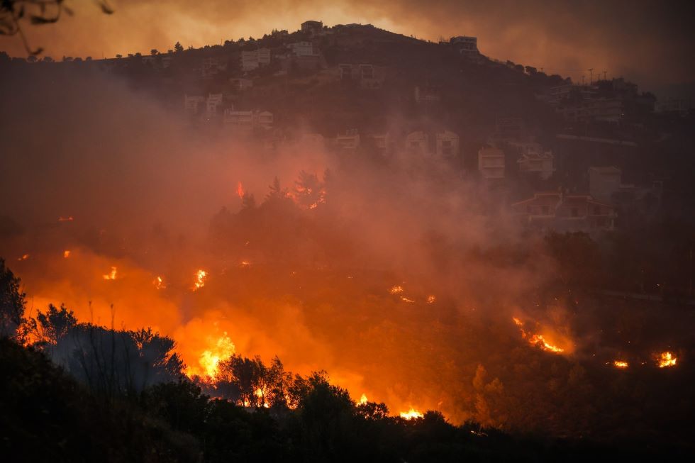 Φωτιά στην Πεντέλη: Εκκενώθηκε το Νοσοκομείο Παίδων