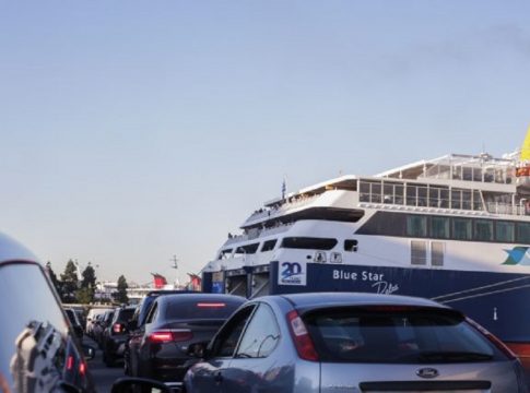 Διακοπές: Με ως και 90% πληρότητα σαλπάρουν τα πλοία για Κυκλάδες