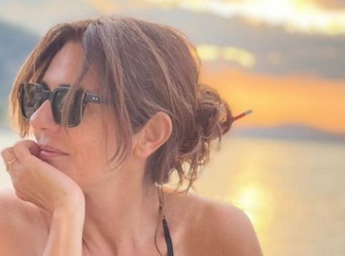 Μαρία Λεκάκη: Τόπλες στη Σέριφο σε ατελείωτη χαλάρωση