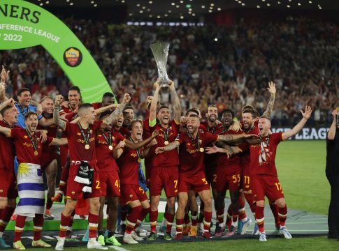 Ρόμα: Πήγε το τρόπαιο του Conference στον γηραιότερο κάτοχο διαρκείας της ομάδας