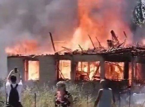 Φωτιά στον Ωρωπό: Σπίτι κάηκε ολοσχερώς