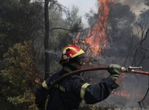 Στις 18:00 έκτακτη ενημέρωση λόγω πυρκαγιών
