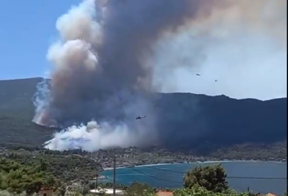 Φωτιά στο Πόρτο Γερμενό: Εντολή εκκένωσης μέσω του 112 για τον οικισμό Μύτικα